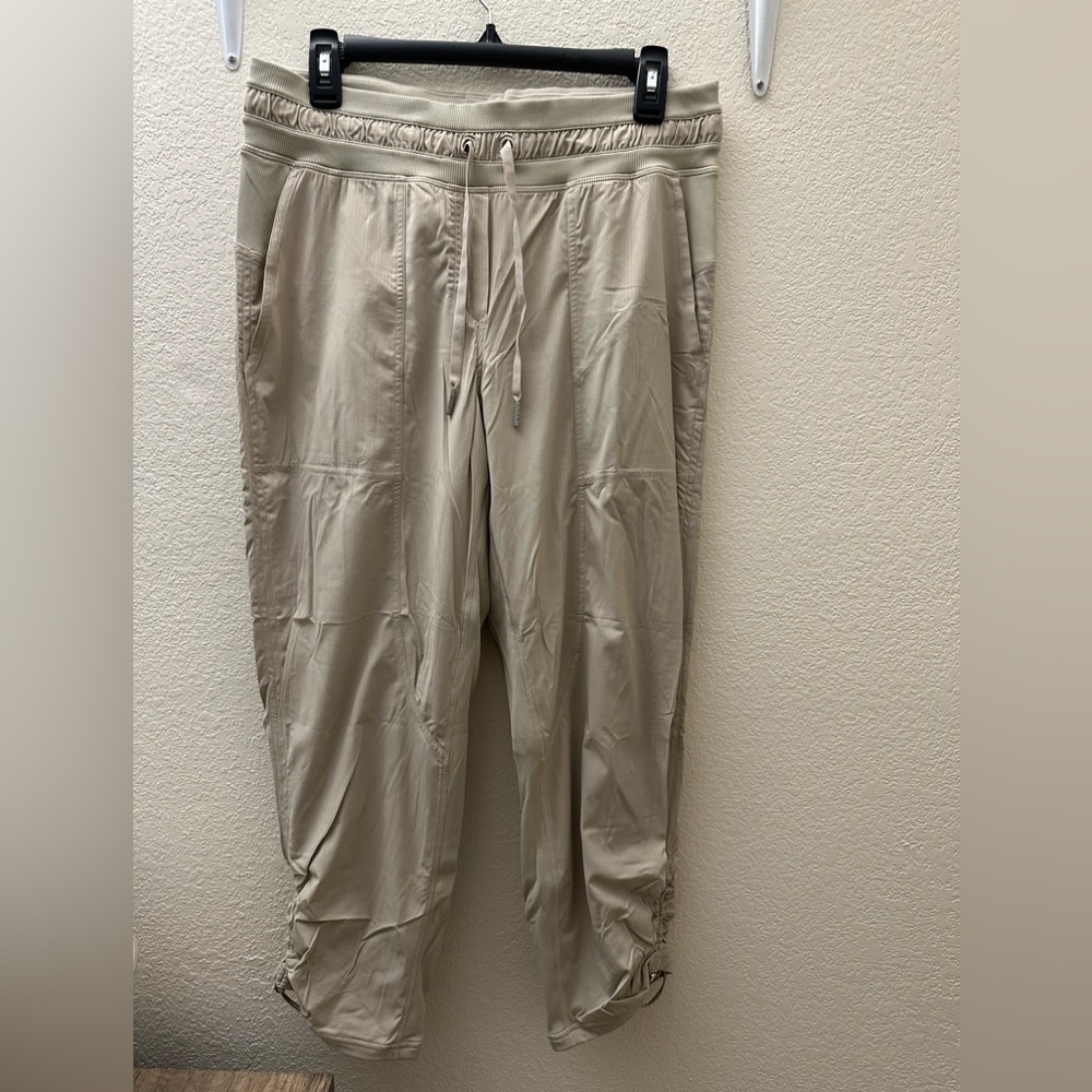 Lululemon Dance Studio Cropped Pant Size 8